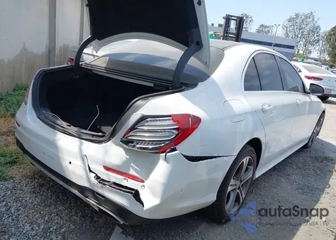 2017 Mercedes-Benz E 300 z USA, uszkodzony, nr VIN WDDZF4JB6HA085600